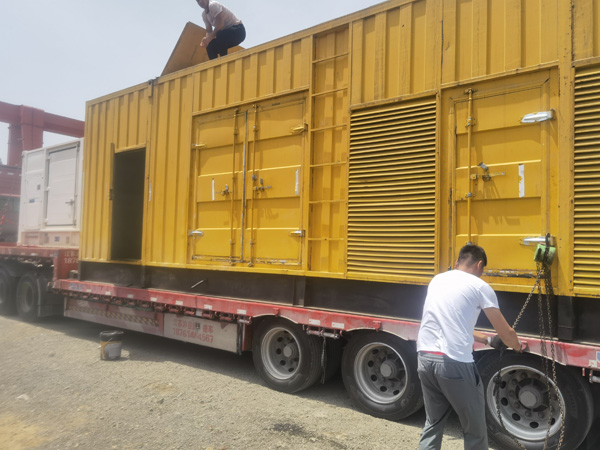 旌德除了负载情况和发动机维护，还有哪些因素会影响 200kw 柴油发电机的油耗？